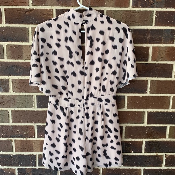 FOREVER NEW | Kendall & Kylie Selina Playsuit - Picture 4 of 6